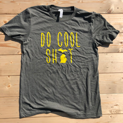 The men's and women’s milife tri-blend t-shirt is a soft fabric for a comfortable and cool fit. Assembled in grand rapids Michigan where our clothing company does business along with Traverse City, Ann Arbor, Detroit, East Lansing. Stay cool in the warm weather.